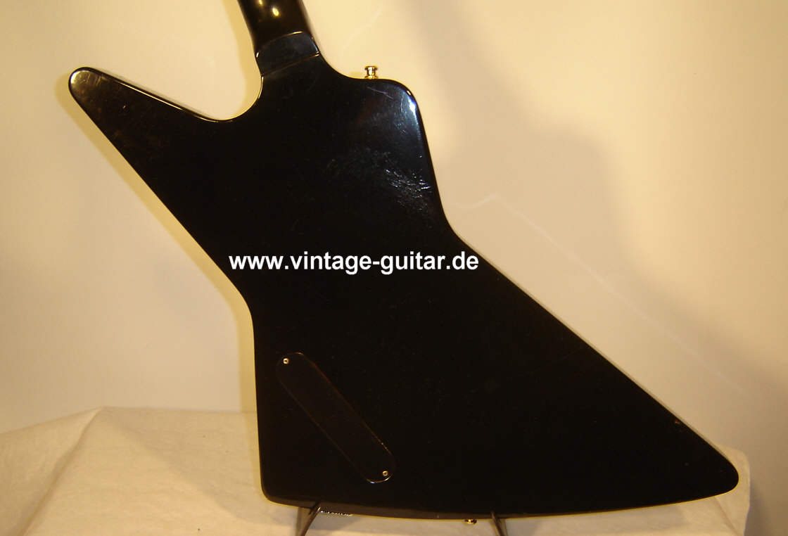 Gibson Explorer 1976 black 2.jpg